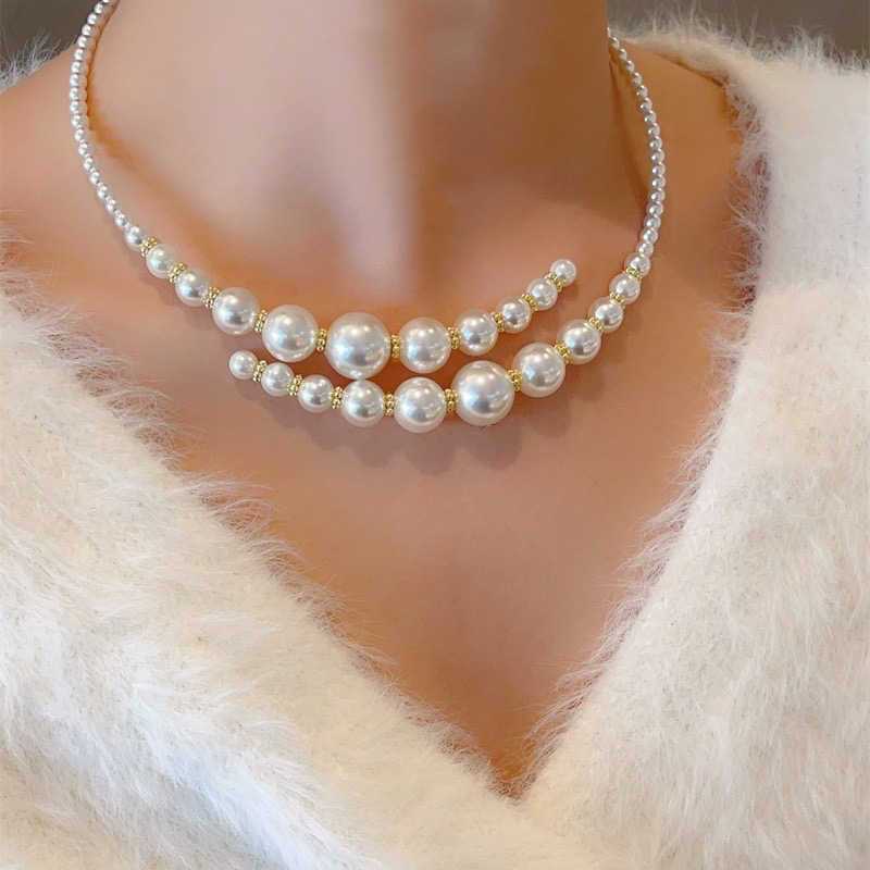Double-layer White Clavicle Vintage Necklace Collar Socialite Style