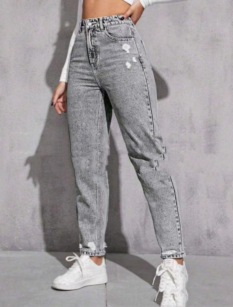 Women's Casual Ripped Washed Jeans With Nine-part Calf