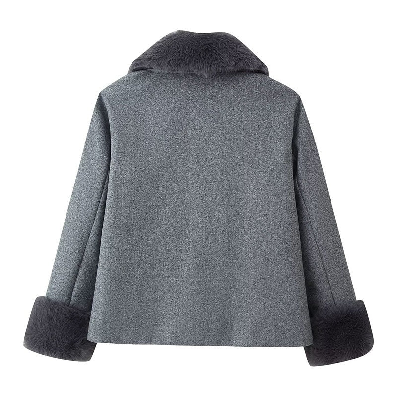 Women's Short Wool Coat With Fur Collar Decoration